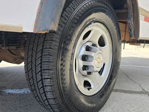 Used 2023 Chevrolet Express 3500 Work Van w/ Power Convenience Package image 17