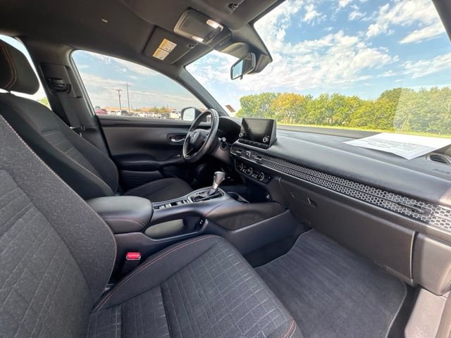 Used 2025 Honda HR-V Sport image 17