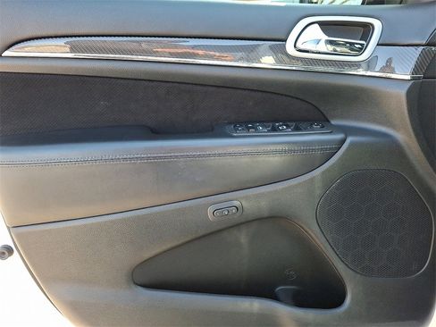 Used 2021 Jeep Grand Cherokee SRT image 12