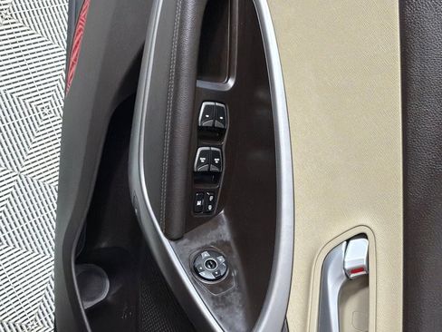 Used 2016 Hyundai Santa Fe AWD image 11