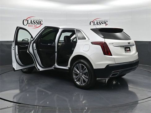 Used 2025 Cadillac XT5 Premium Luxury image 37