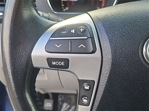 Used 2012 Toyota Highlander SE image 21