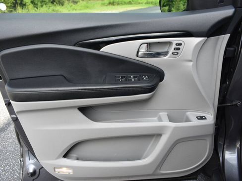 Used 2019 Honda Pilot Elite image 23