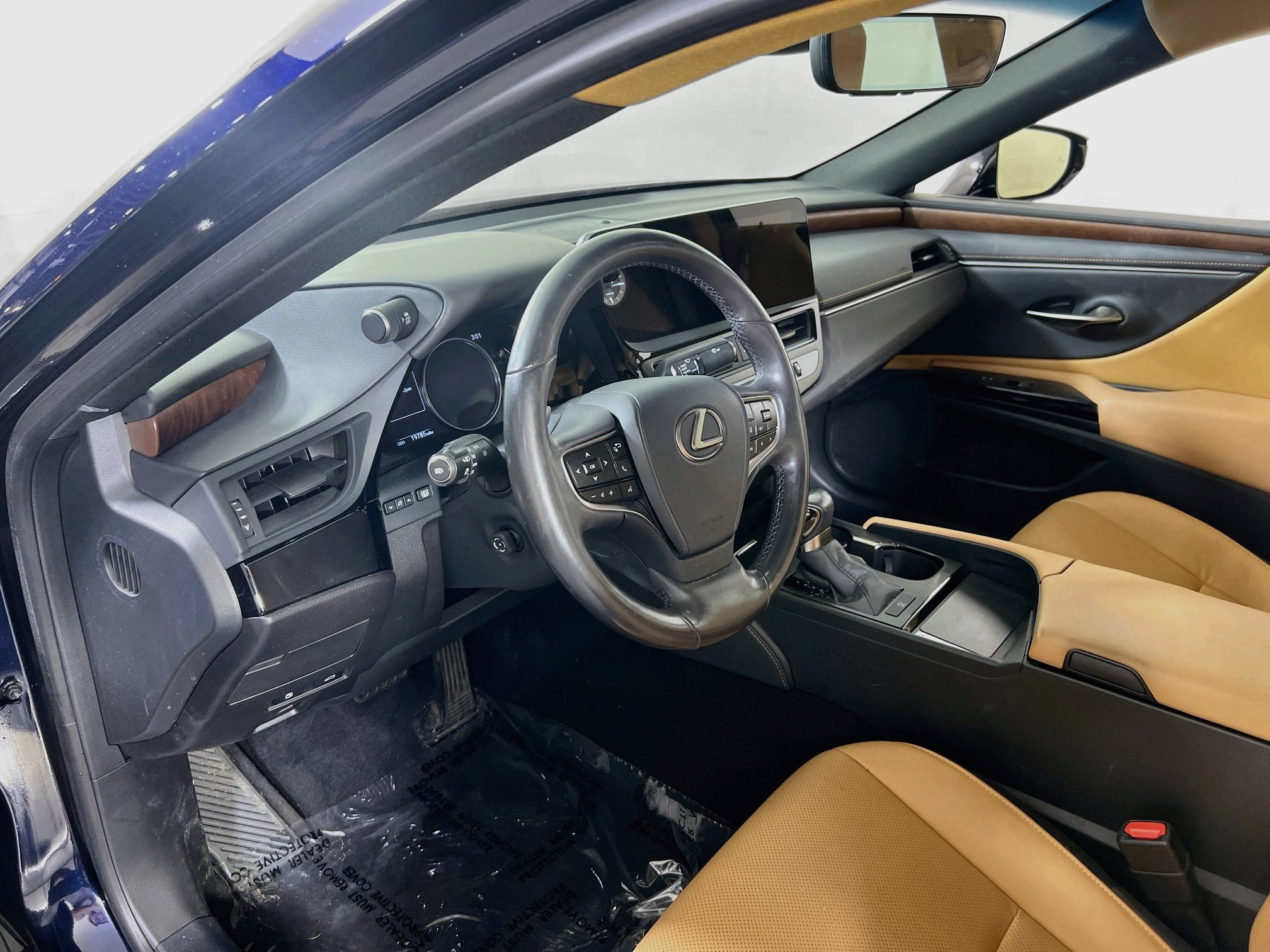 Used 2024 Lexus ES 350 w/ Premium Package FWD image 9