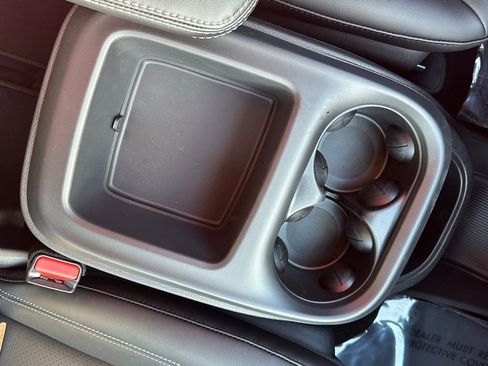 New 2026 Chrysler Pacifica Select w/ S Appearance Package image 28