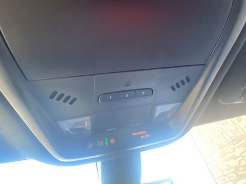 Used 2024 Buick Enclave Premium image 29