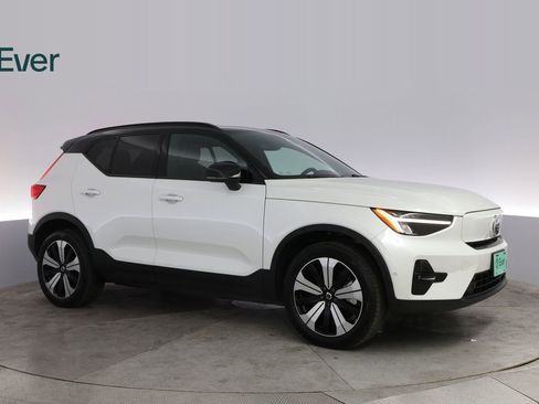 Used 2023 Volvo XC40 Recharge Plus w/ Protection Package Premier image 14