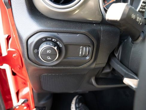 Certified 2023 Jeep Gladiator Overland image 24