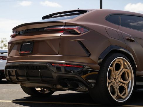 Used 2019 Lamborghini Urus AWD/4WD image 23