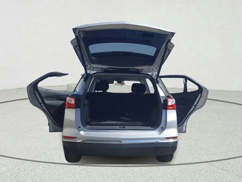 Used 2021 Chevrolet Equinox LT w/ Driver Convenience Package image 12