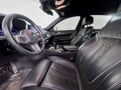 Used 2019 BMW M550i xDrive w/ Premium Package image 21