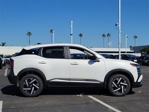 New 2026 Nissan Kicks SV w/ SV Premium Package image 20
