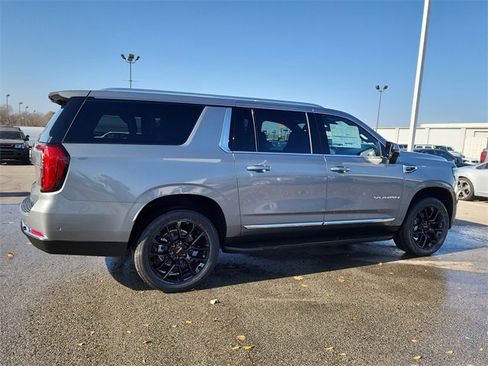 New 2026 GMC Yukon XL Elevation image 2