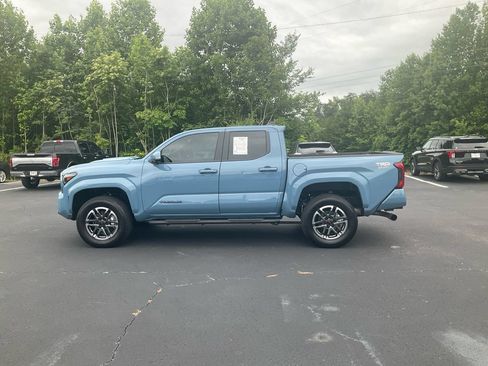 Used 2026 Toyota Tacoma TRD Sport w/ TRD Sport Premium Package RWD image 8