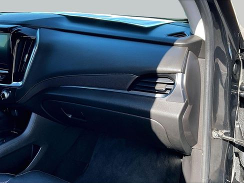Used 2018 Chevrolet Traverse Premier FWD image 15