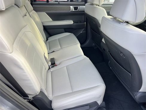 Used 2025 Hyundai Santa Fe Limited image 16