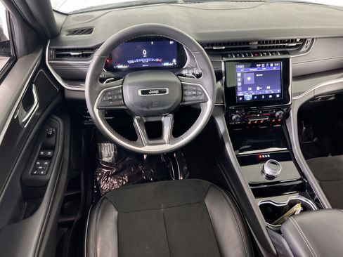 Used 2023 Jeep Grand Cherokee Altitude image 22