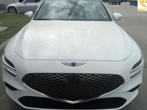 Used 2025 Genesis G70 2.5T RWD image 3