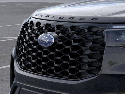 New 2026 Ford Explorer ST-Line w/ ST-Line Street Pack AWD/4WD image 17
