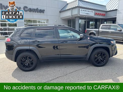 Used 2019 Jeep Cherokee Trailhawk w/ Cold Weather Group AWD/4WD image 4