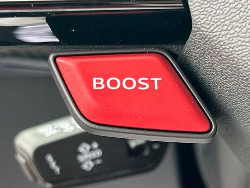 New 2026 Audi RS e-tron GT Base image 28