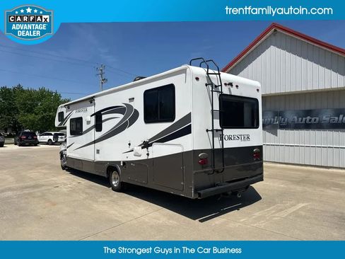 Used 2017 Ford E-450 and Econoline 450 Super Duty w/ Motorhome Prep Package image 7