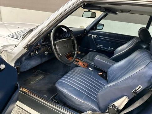 Used 1988 Mercedes-Benz 560 SL image 12