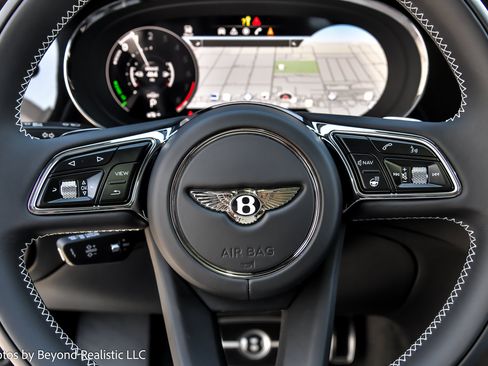 Used 2023 Bentley Bentayga Plug-In Hybrid AWD/4WD image 35