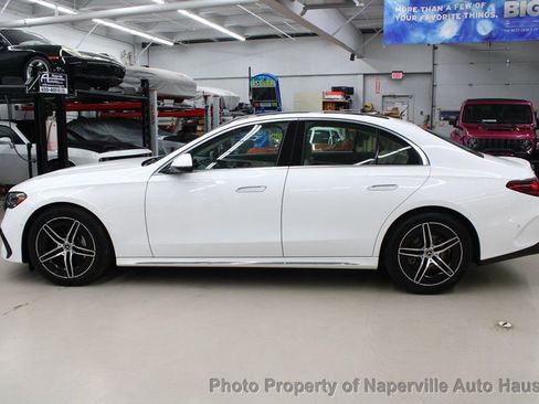 Used 2025 Mercedes-Benz E 450 4MATIC Sedan image 3