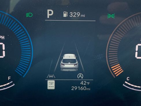 Used 2025 Hyundai Tucson SEL image 42