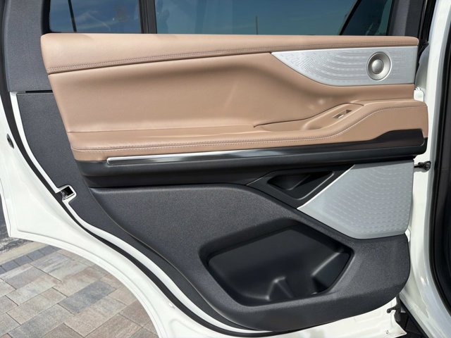 New 2027 Lincoln Navigator Black Label AWD/4WD image 13