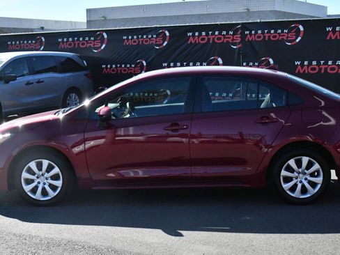 Used 2024 Toyota Corolla LE image 4