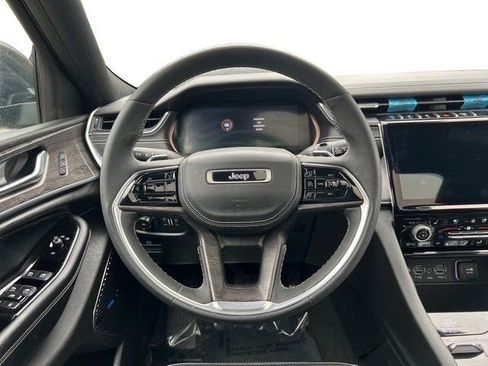 Used 2022 Jeep Grand Cherokee Overland image 13