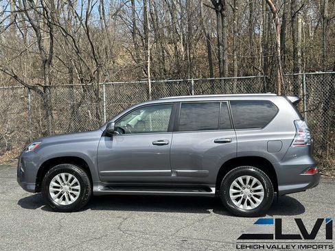 Used 2018 Lexus GX 460 Premium w/ Premium Package image 3