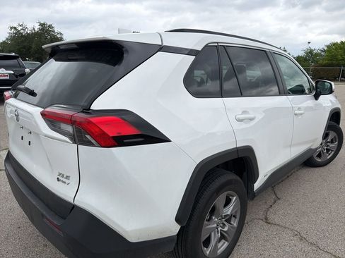Used 2025 Toyota RAV4 XLE image 6