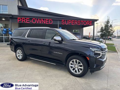 Used 2023 Chevrolet Suburban Premier image 1
