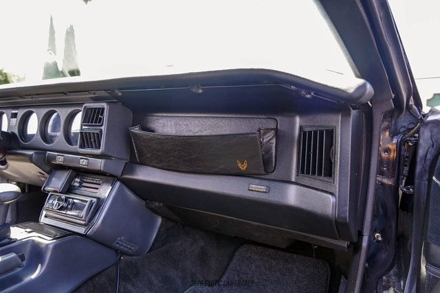 Used 1992 Pontiac Firebird Formula RWD image 26