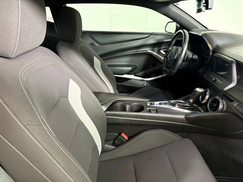 Used 2018 Chevrolet Camaro LT image 15