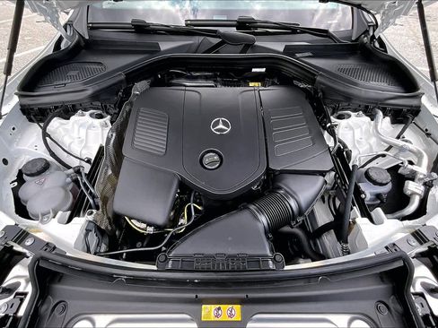 Used 2026 Mercedes-Benz GLC 300 4MATIC image 32