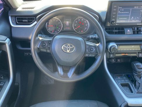 Used 2021 Toyota RAV4 XLE image 10