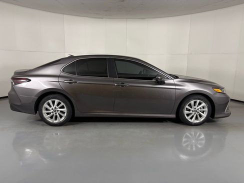 Used 2023 Toyota Camry LE image 9