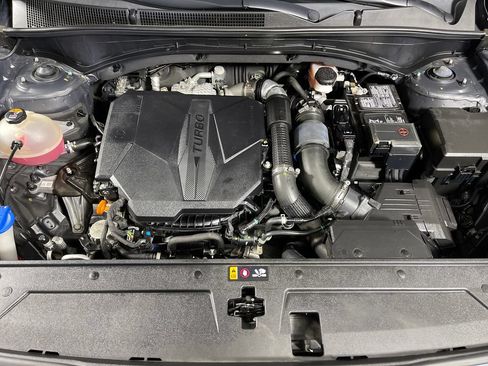 Certified 2023 Hyundai Santa Fe Limited FWD image 9