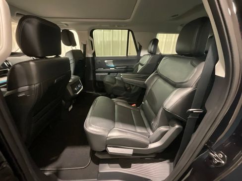Used 2025 Ford Expedition Max Platinum w/ Driver's Package AWD/4WD image 11