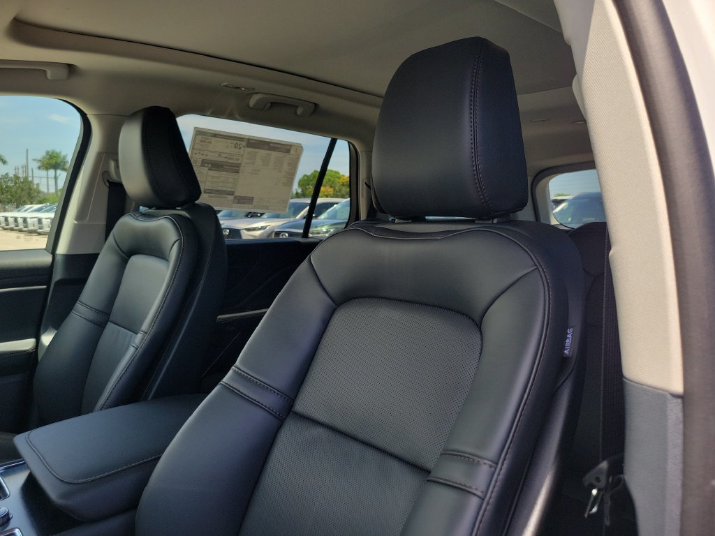 New 2026 Lincoln Aviator AWD image 19