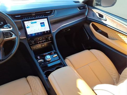 Used 2025 Jeep Grand Cherokee L Summit w/ Advanced Protech Group IV image 19