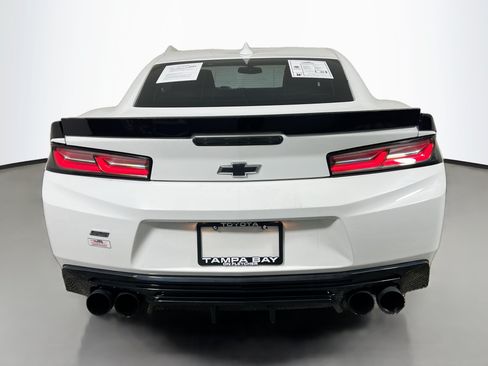 Used 2016 Chevrolet Camaro SS RWD image 6