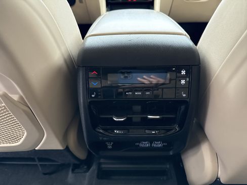 Used 2021 Jeep Grand Cherokee L Limited image 18