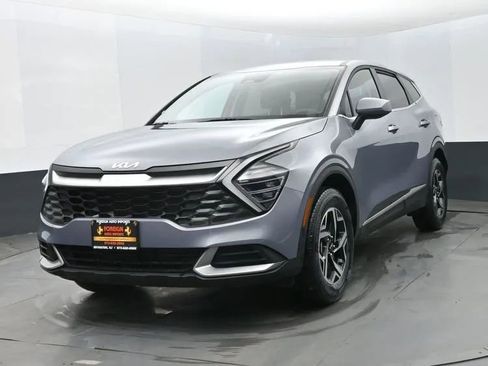 Used 2025 Kia Sportage LX image 1