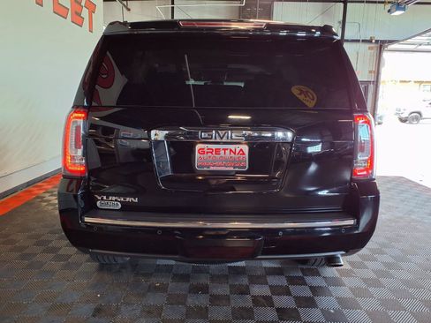 Used 2019 GMC Yukon Denali w/ Denali Ultimate Black Edition AWD/4WD image 6