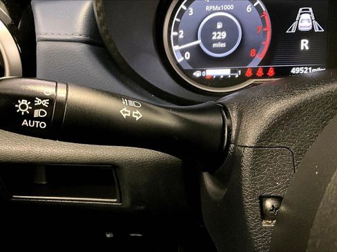 Used 2023 Nissan Versa SV image 30